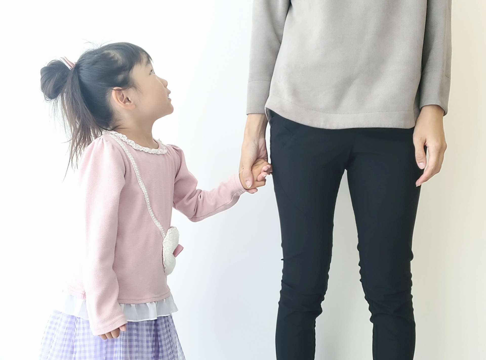 4歳が「ママ大好き」と言うのを何度も繰り返す理由！　親が疲れない関わり方は？